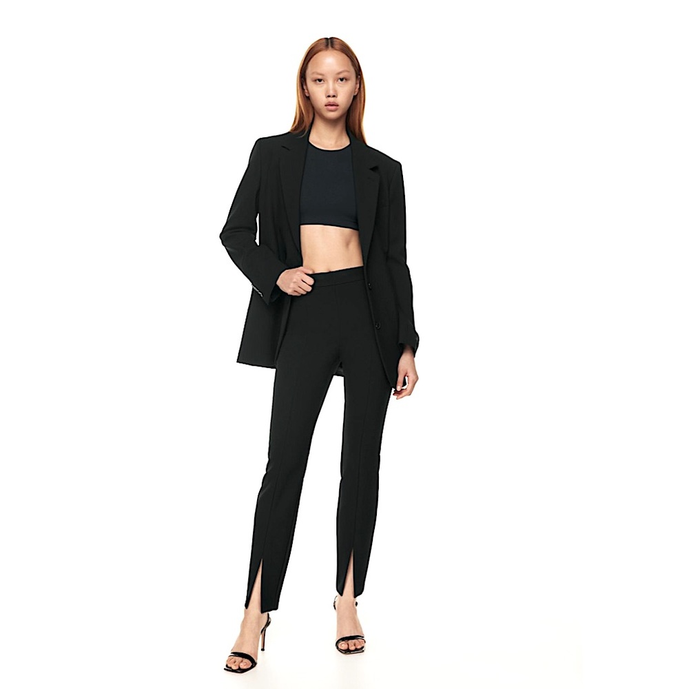 Babaton High-Rise Cigarette Pant w/Split Front Hem. Size 6. Color Black.